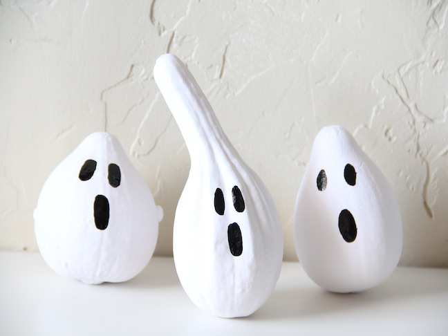 diy-painted-ghost-gourds